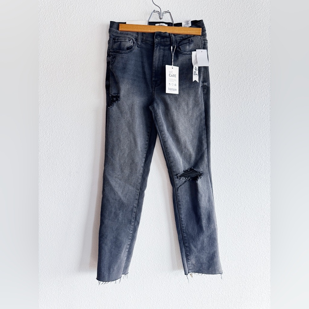 NWT Kensie Jeans Vintage Luxe Slim Cut Distressed Denim Gray Jeans Black‎ Jeans